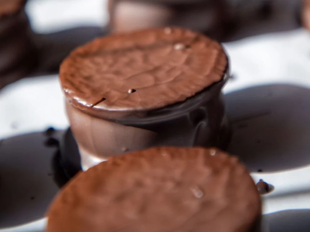 Andreína and her children entered their Triple Chocolate alfajor in the Alfajores World Cup Championship and took second place