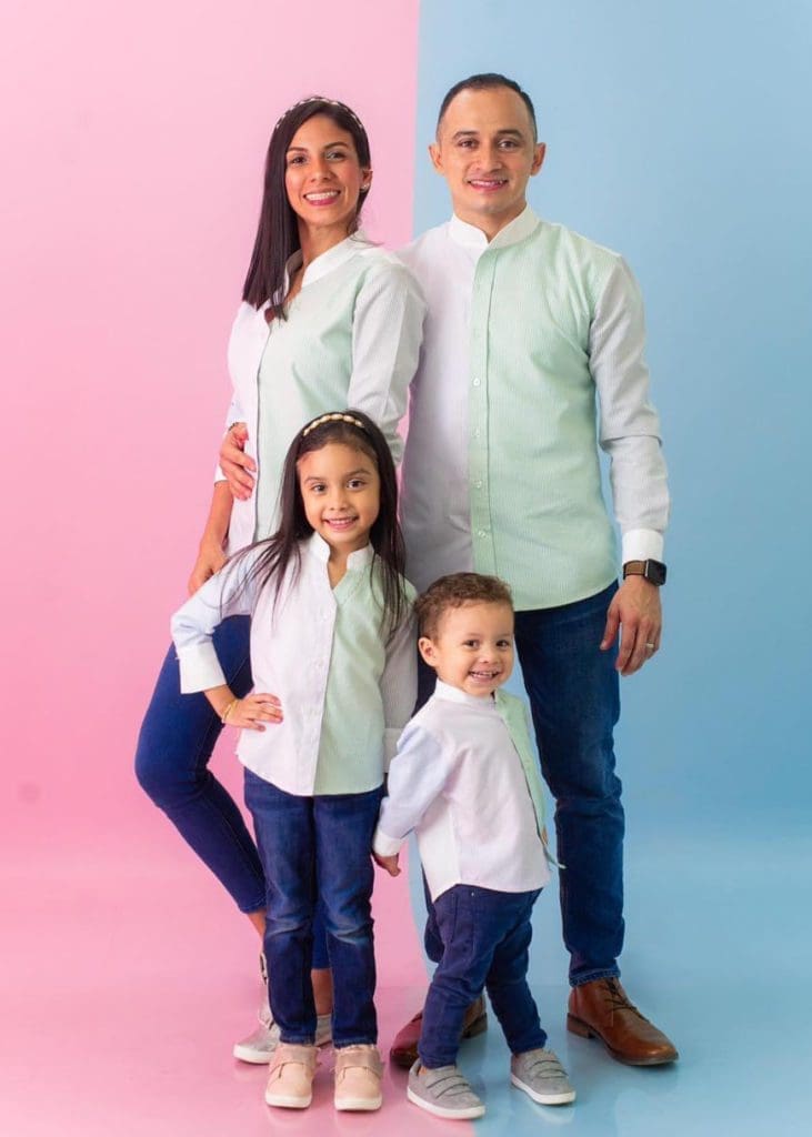 Iliana, her husband, and their two children 