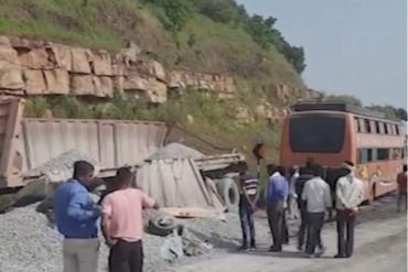 Bus collision in India leaves 15 dead and 40 injured