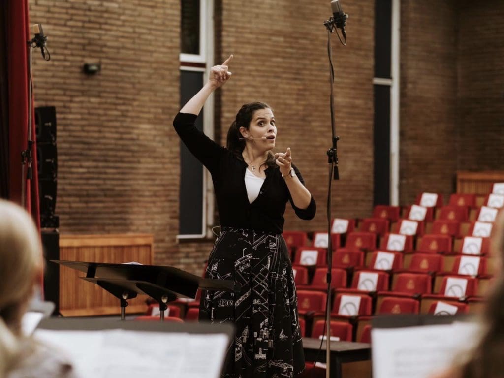 The London Symphony Chorus has announced the appointment of Mariana Rosas to the role of chorus director. Rosas will move to her new position from the role of associate chorus director, succeeding Simon Halsey, her former teacher.